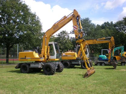 Loonbedrijf van de Meent grondwerk Hilversum Liebherr 900