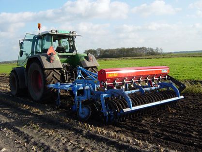 Loonbedrijf van de Meent grondwerk Hilversum thoritzaaibed