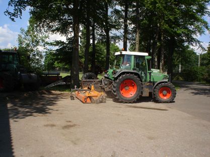 Loonbedrijf van de Meent grondwerk Hilversum rolbezem