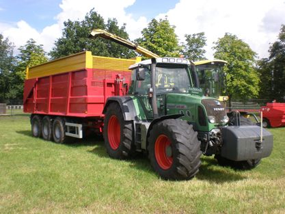 Loonbedrijf van de Meent grondwerk Hilversum carrier